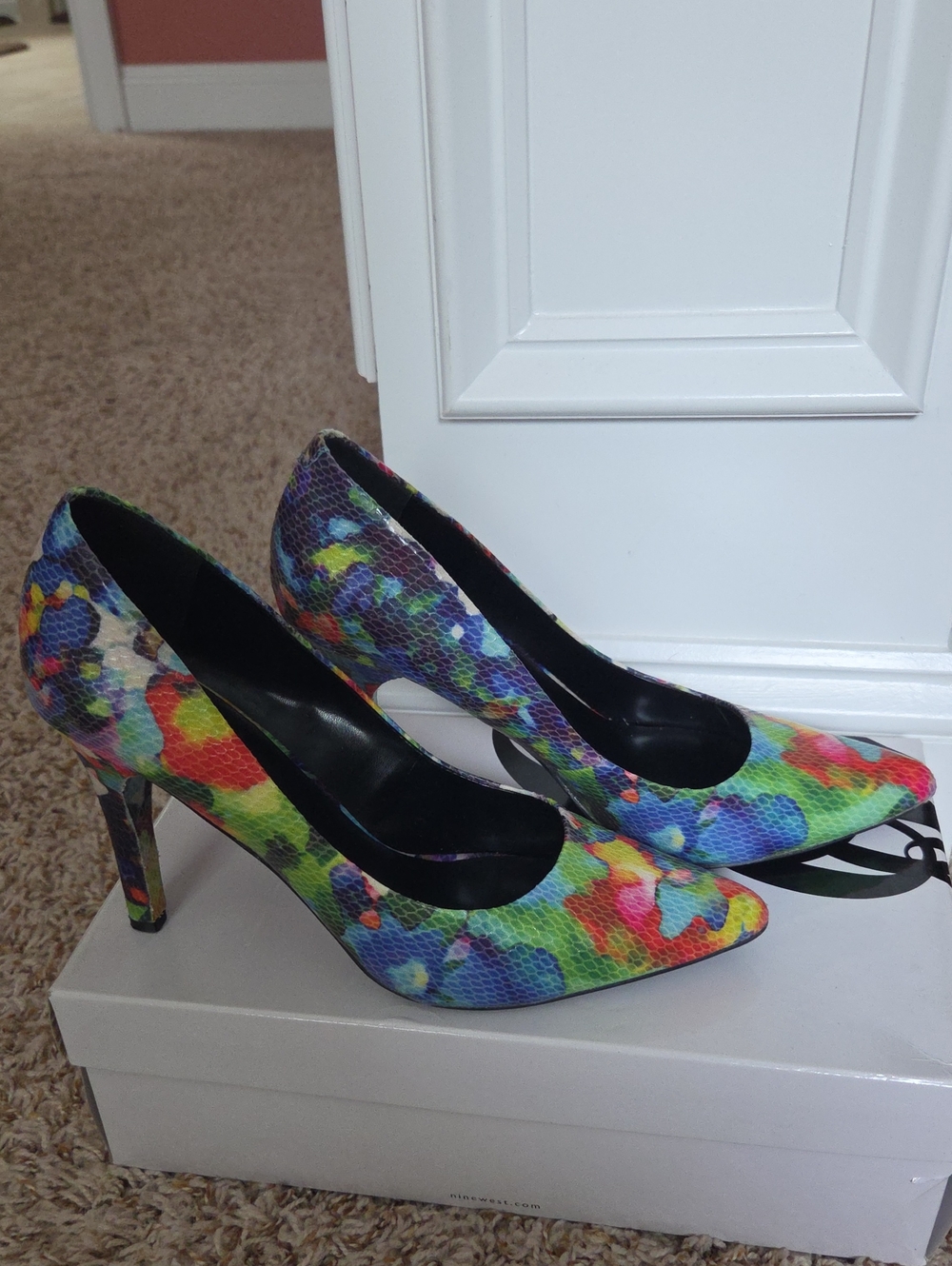 Nine West Multicolor Floral Pointed Pumps - Like New